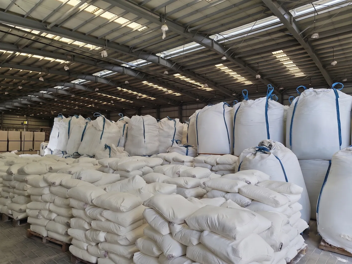 Calcium carbonate in 25 kg sacks and big bags
